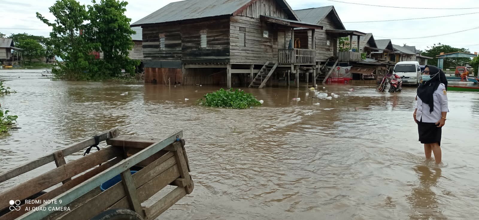 117_Rumah_Masih_Terendam,_Sulawesi_Selatan_Potensi_Hujan_Lebat.jpg